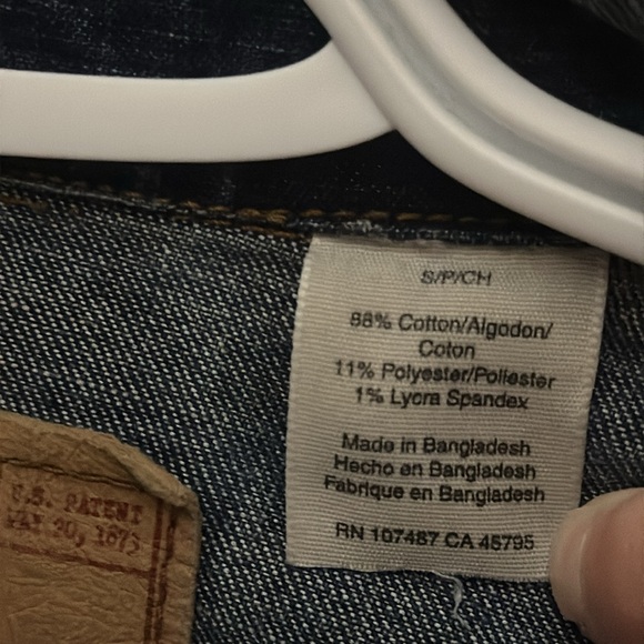 Levi’s Women's Denim button down Jacket - Picture 5 of 7